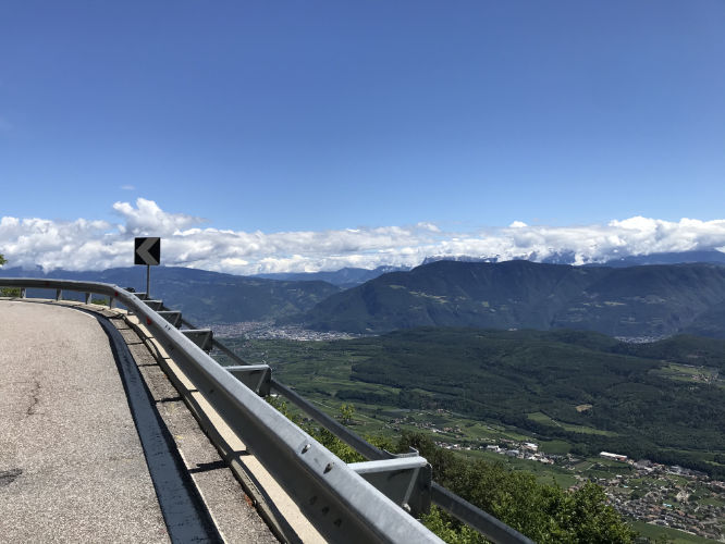 Mendelstraße Aussicht Dolomiten